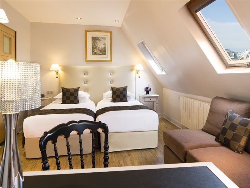 Plaza Elysées Hotel Paris