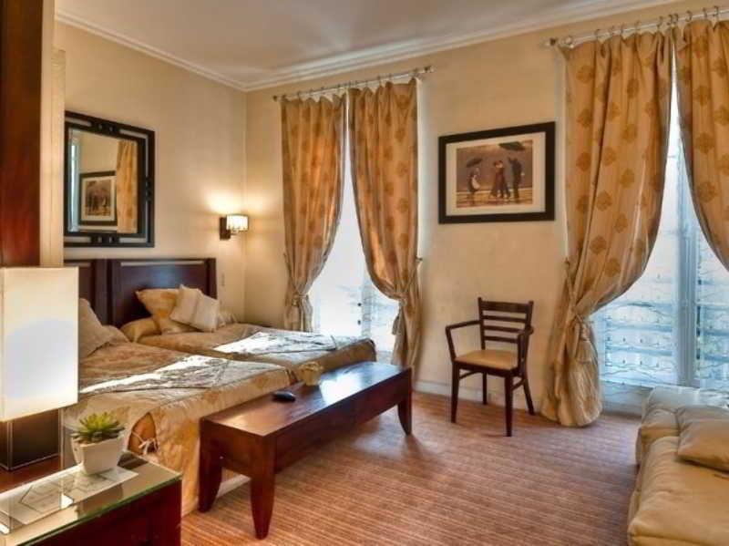 Ascot Opera 3*