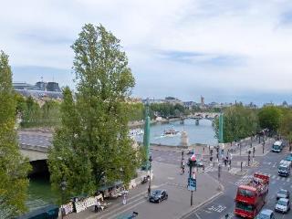 Du Quai Voltaire 3* Paris