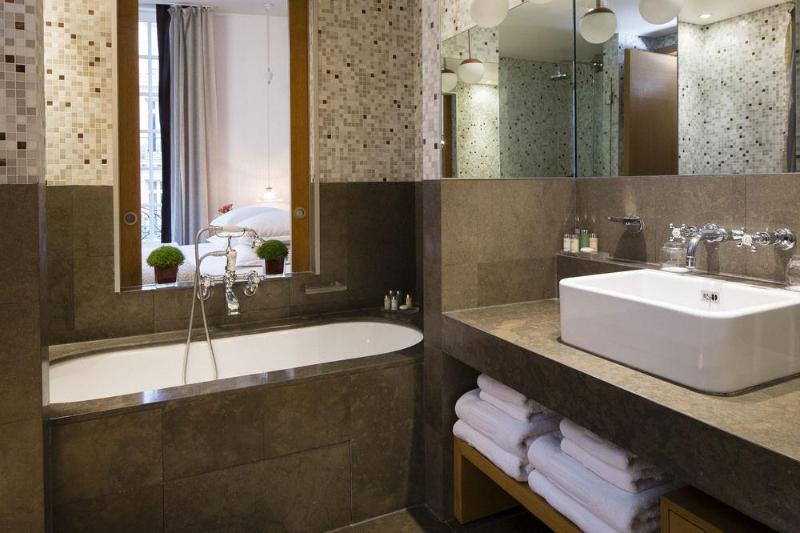 Pershing Hall Paris