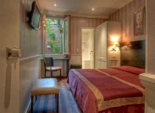 Etoile Trocadero Hotel 3*