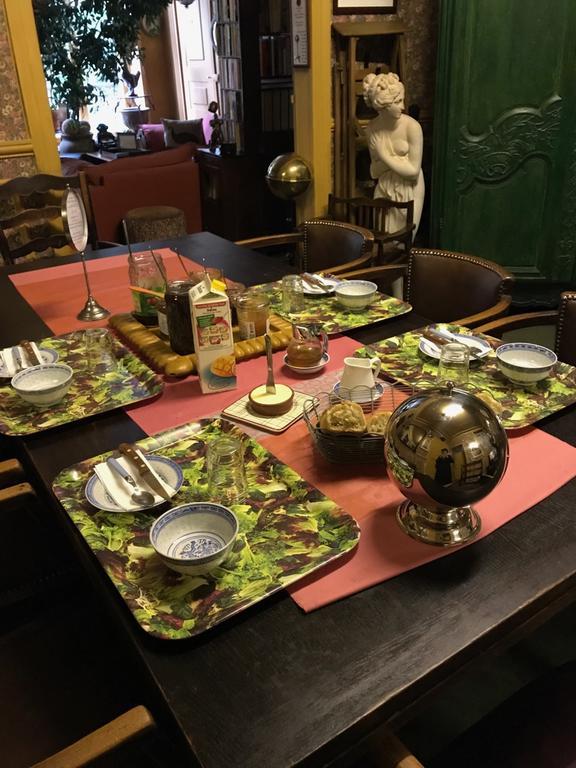 Les Marronniers Guest house Paris