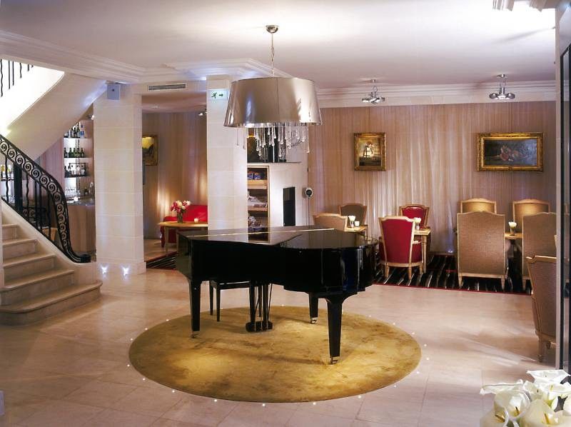 De Banville Hotel