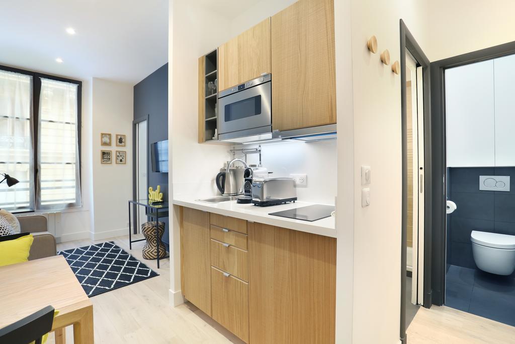 Apartment Rent A - Blanche Paris