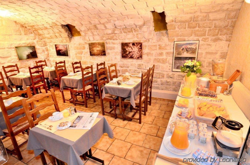 Logis Jardin De Villiers Hotel 3*