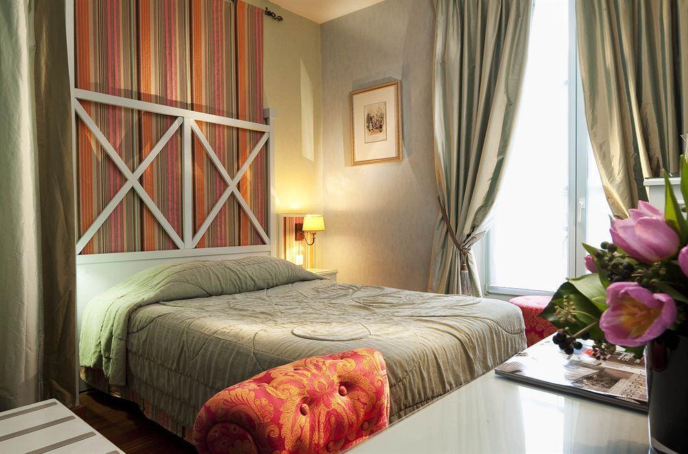 Louvre Bons Enfants Hotel