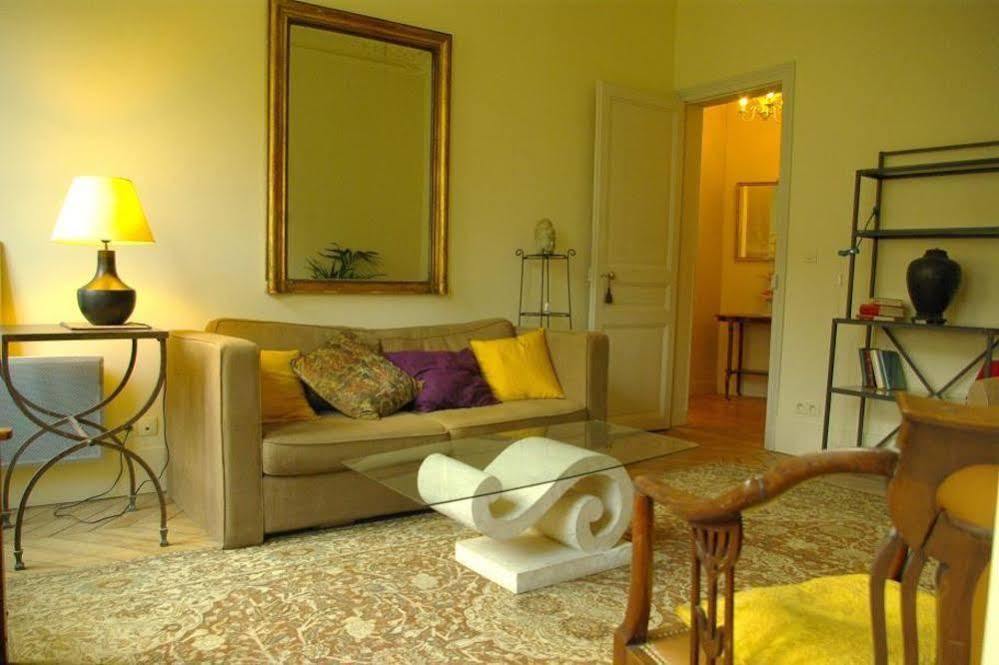 Designer - Eiffel Tower Apartment Paris
