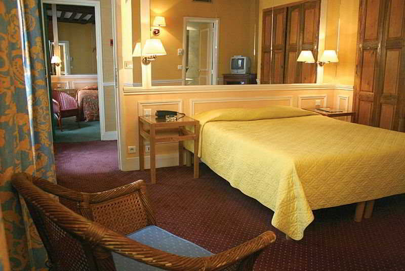 Hotel Perpetual Elysee Montaigne 4*