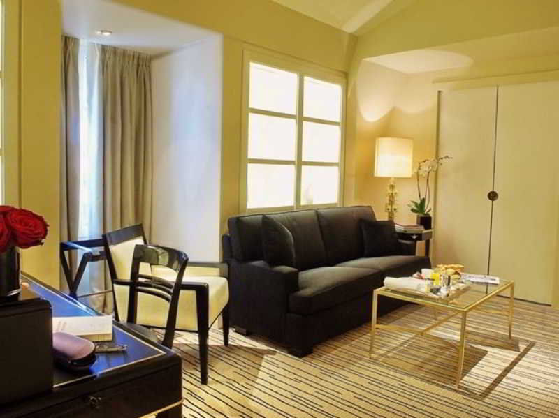 Montaigne Hotel Paris