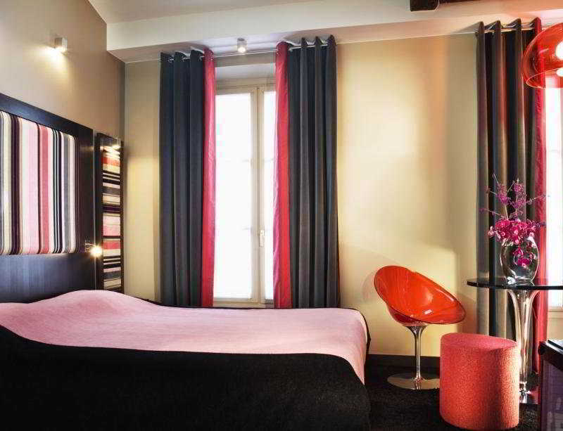 Courcelles Etoile 3* Paris