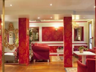 Louvre Bons Enfants Hotel