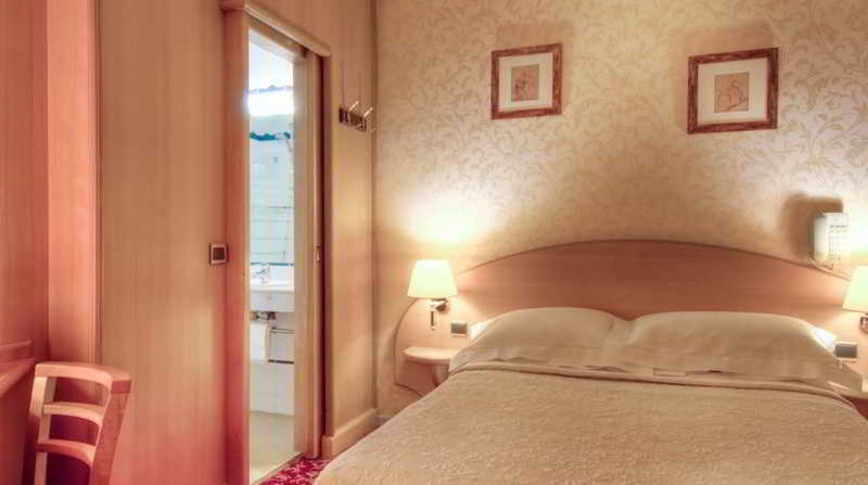 Massena 3* Paris