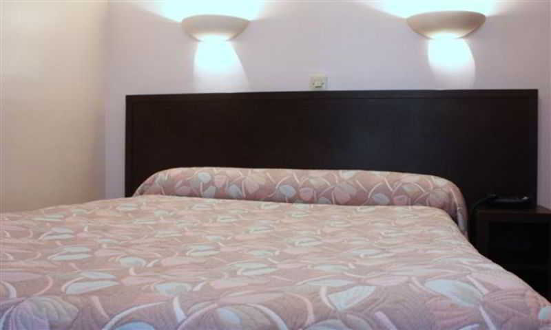 Anya Hotel 2*