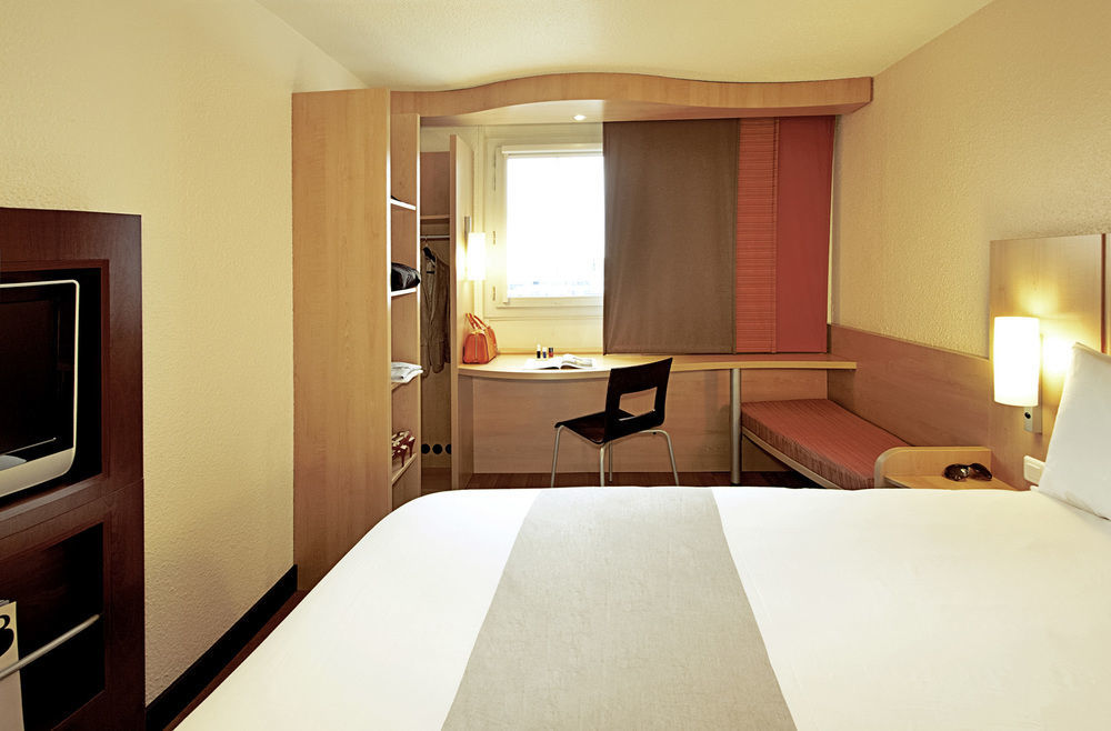 Hotel Ibis Canal Saint Martin 3*