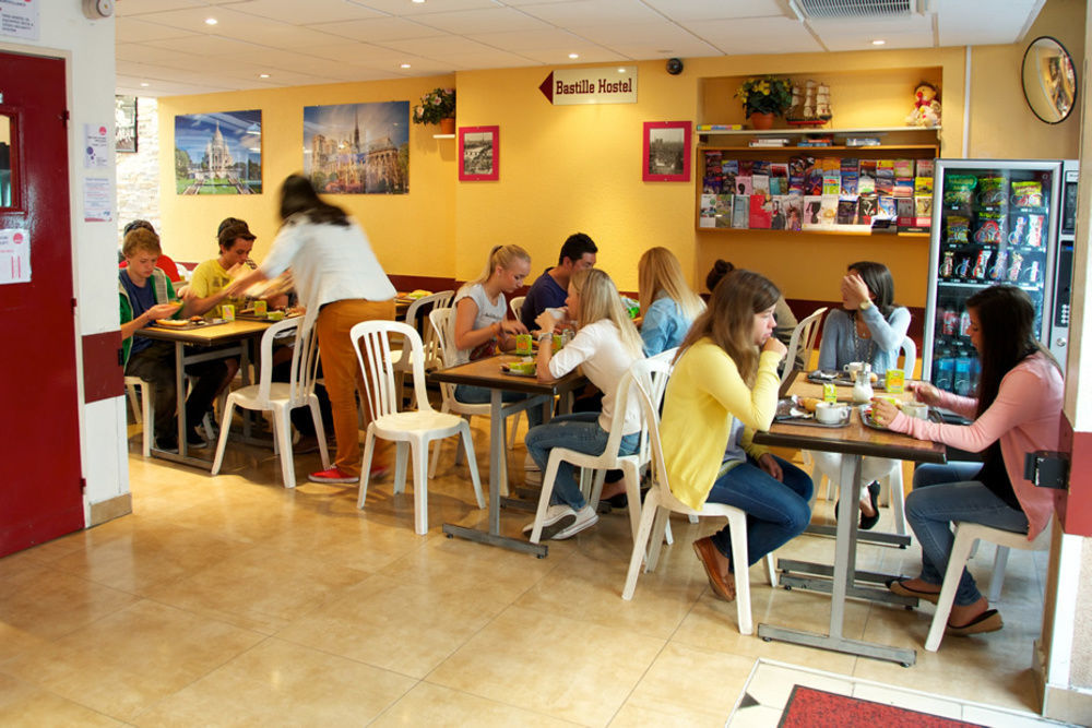 Bastille Hostel *