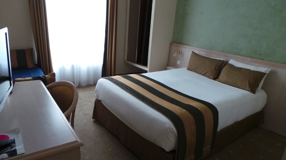 Hotel Champerret Elysees 3*