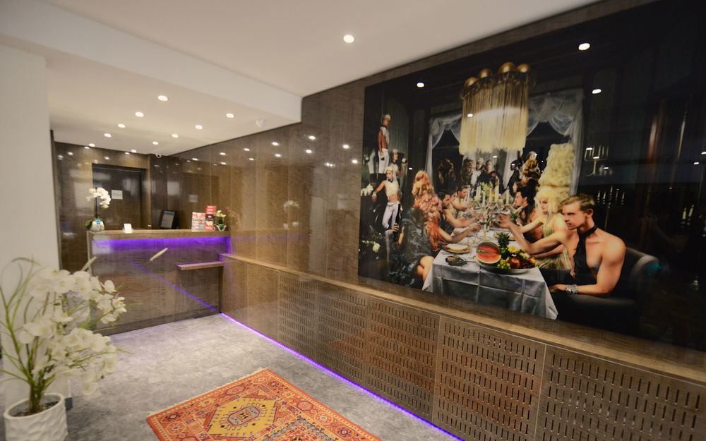 Hotel De La Gaîté 3*