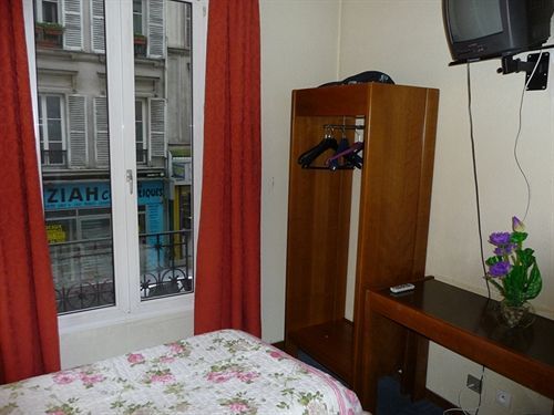 Nouvel 18 2* Paris