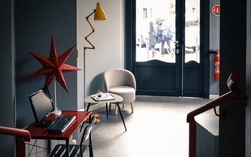 Beautiful Belleville Hotel & Hostel *