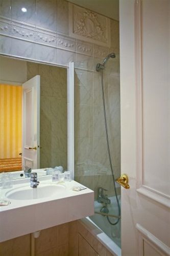 Delambre Hotel Paris