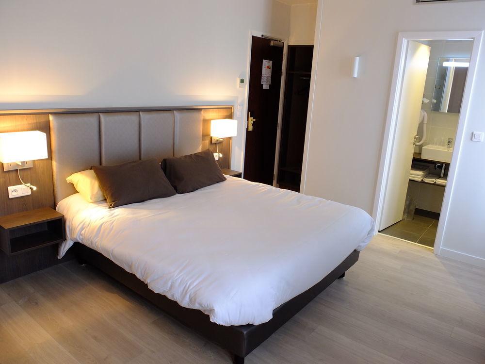 Hotel De Flore 3*