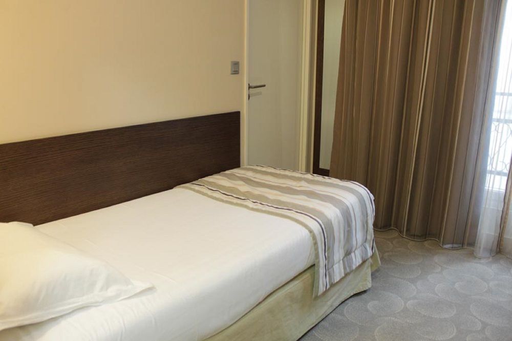 Le Grand De Normandie Hotel 4*