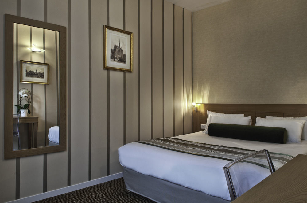 Romance Malesherbes By Patrick Hayat 3* Paris