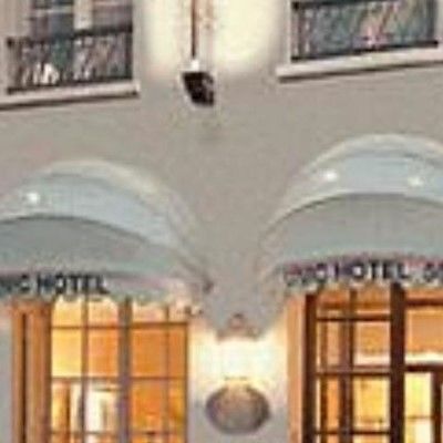 Unic Renoir Saint Germain Hotel 3*
