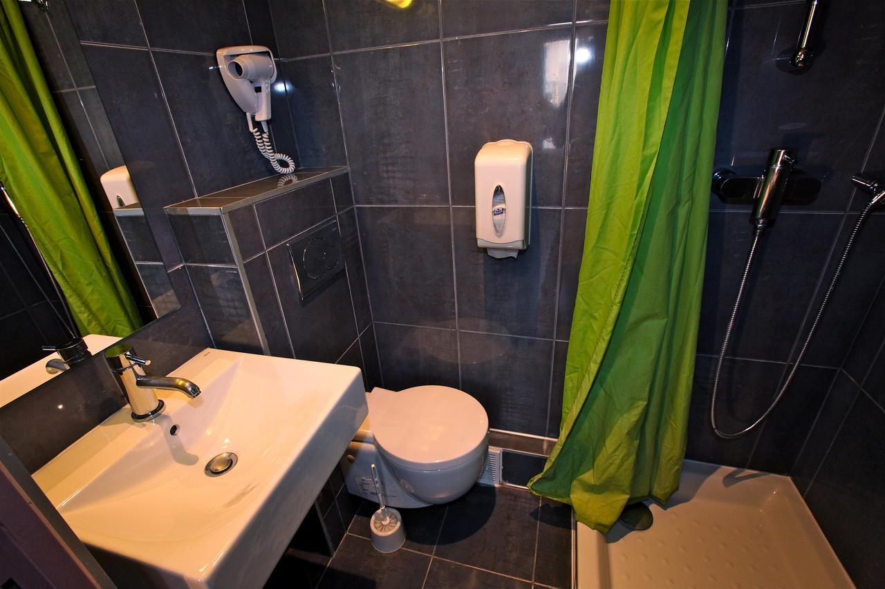 Hostel Plug Montmartre By Hiphophostels Paris
