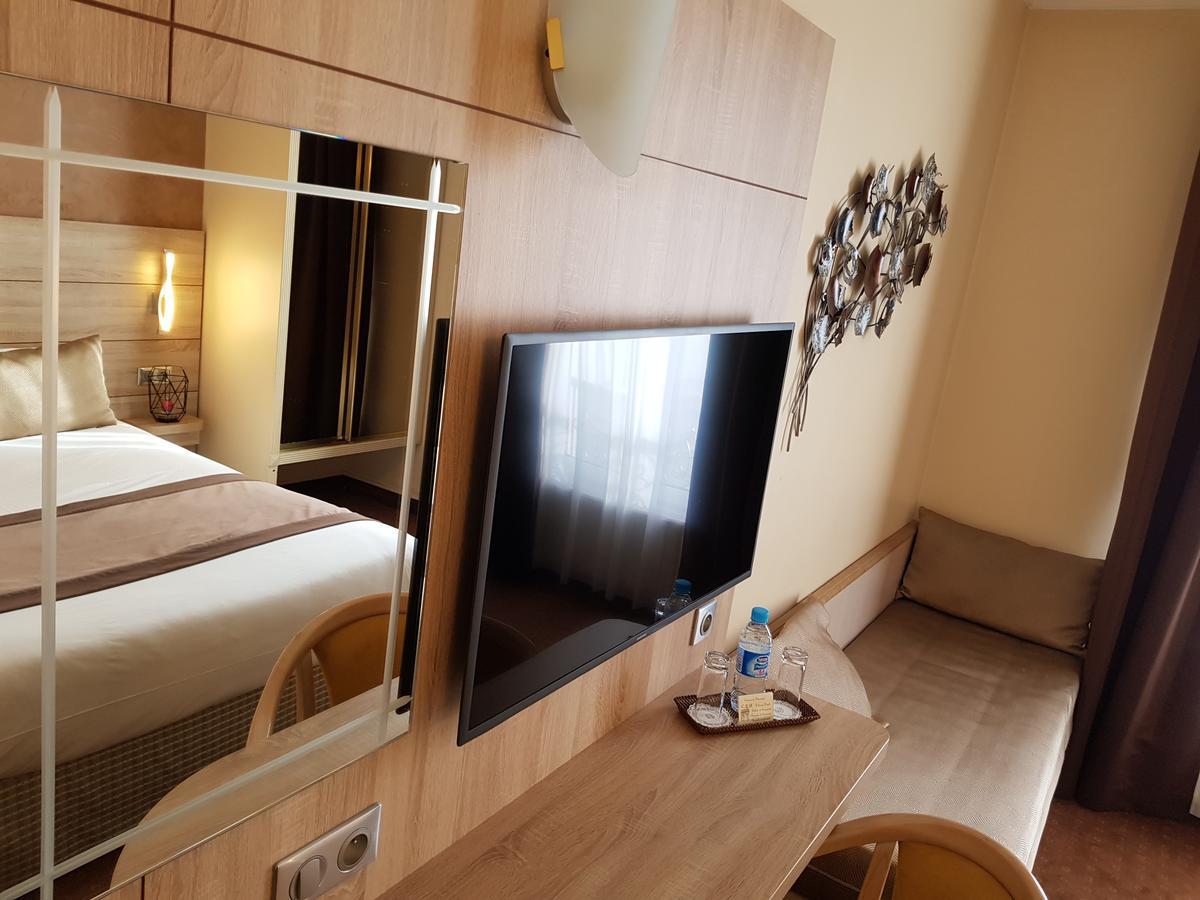Hotel Champerret Elysees 3*