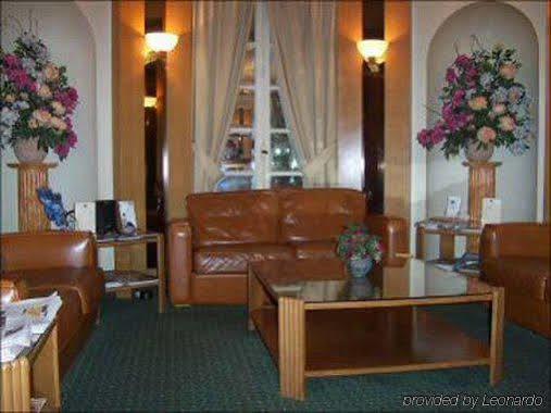 Royal Elysées Hotel