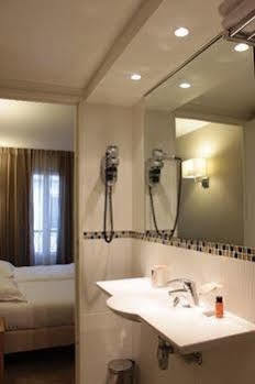 Le Grand De Normandie Hotel 4*