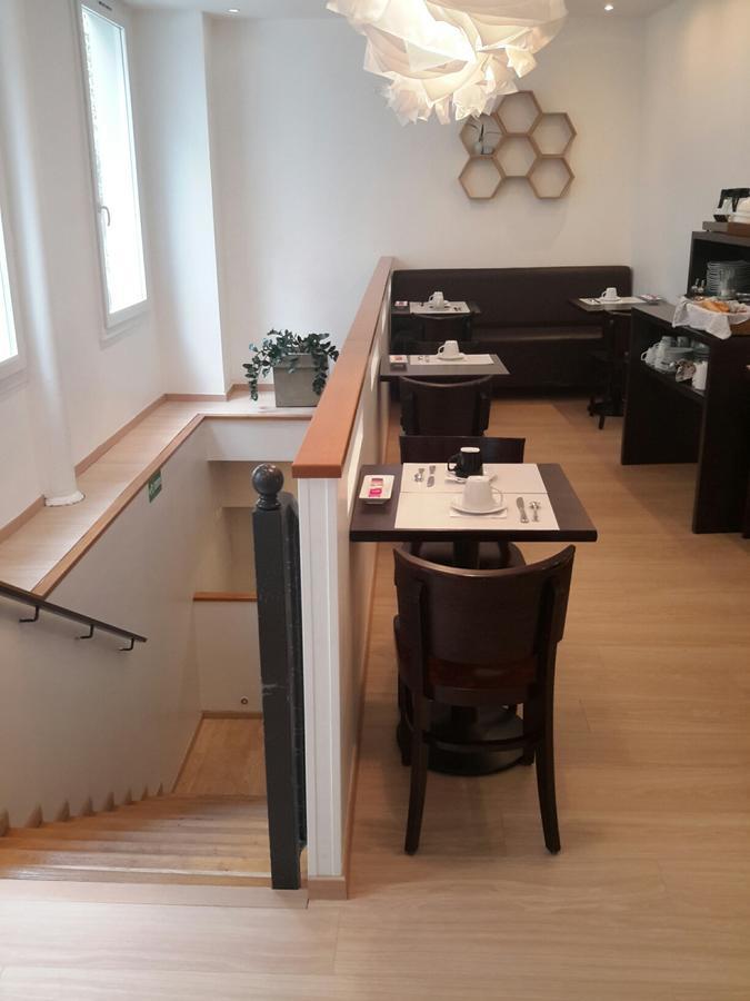 Hotel Cosmos 2*