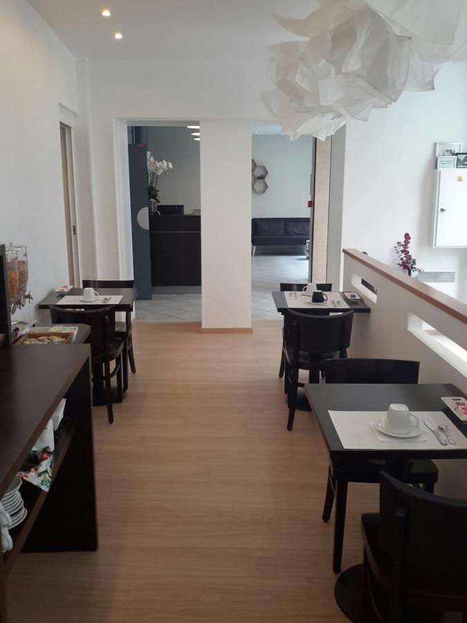 Cosmos Hotel Paris