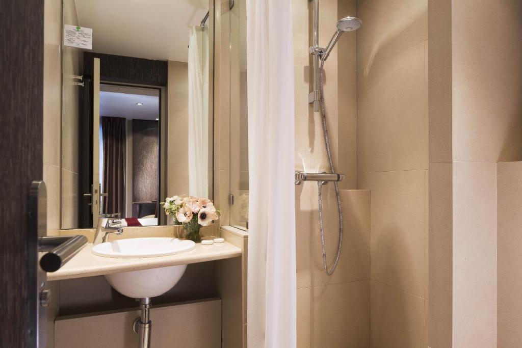Central Hôtel Paris Hotel 3*