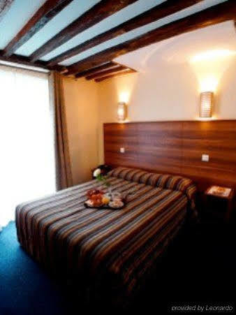 Hotel Chabrol Opera Paris