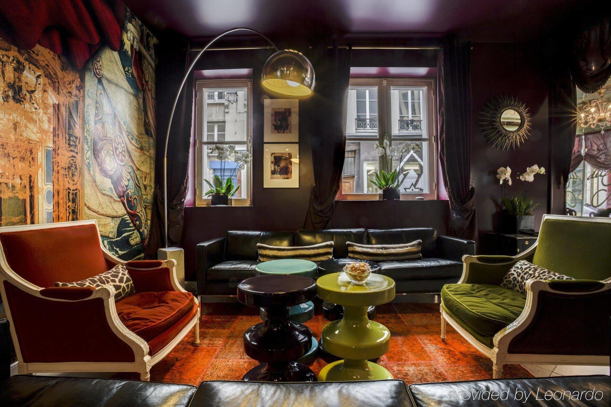 Du Petit Moulin, Haute Couture By Lacroix Hotel Paris