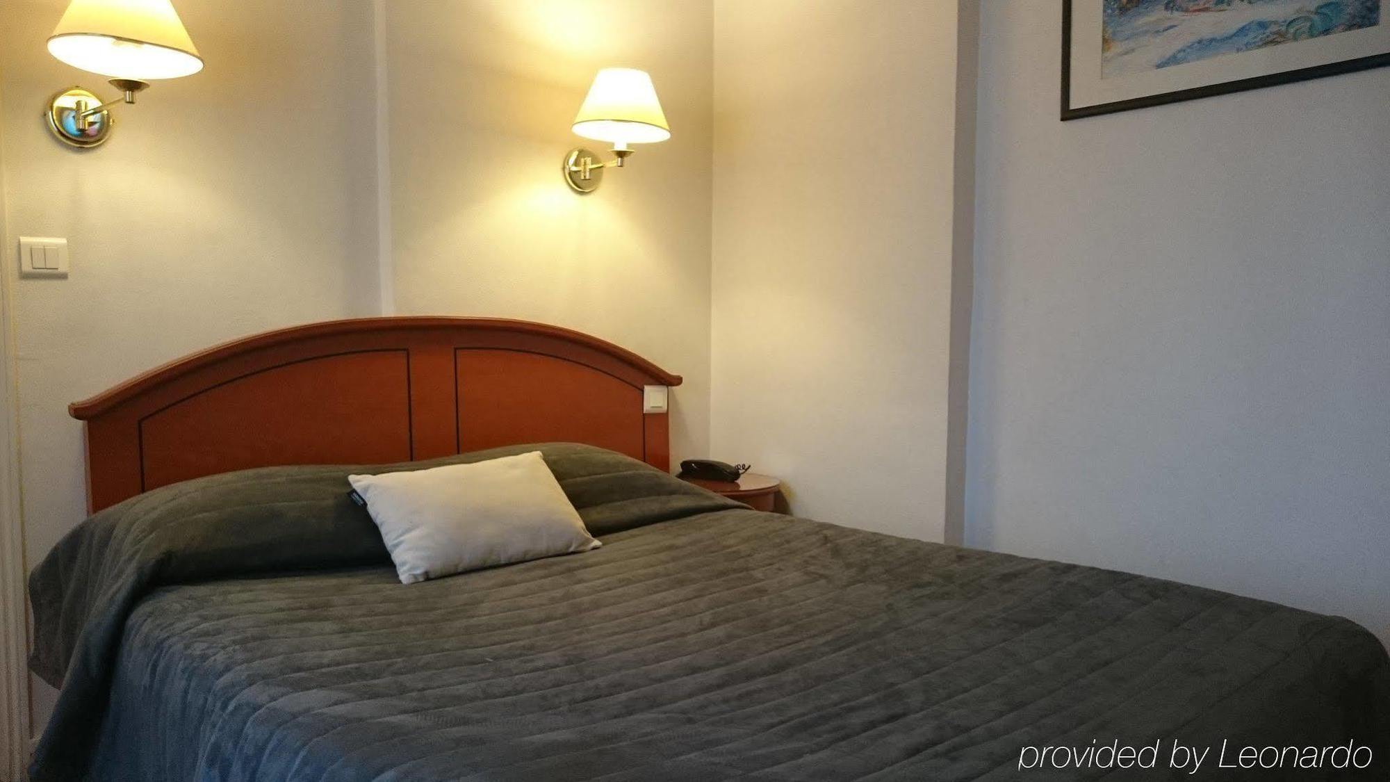 Hotel De Genève 3*
