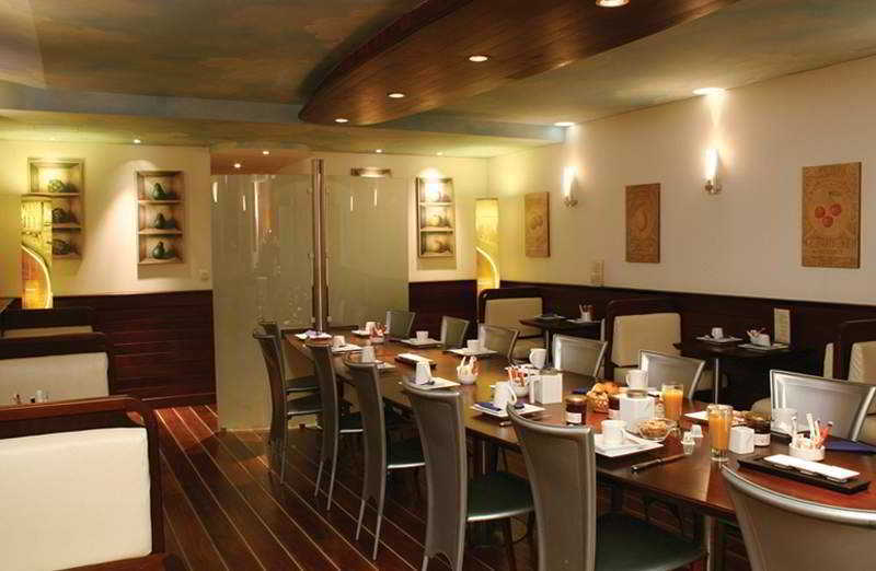 Makom Pereire Hotel