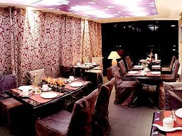 Etoile Trocadero Hotel