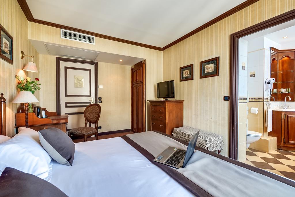 Montparnasse Hotel