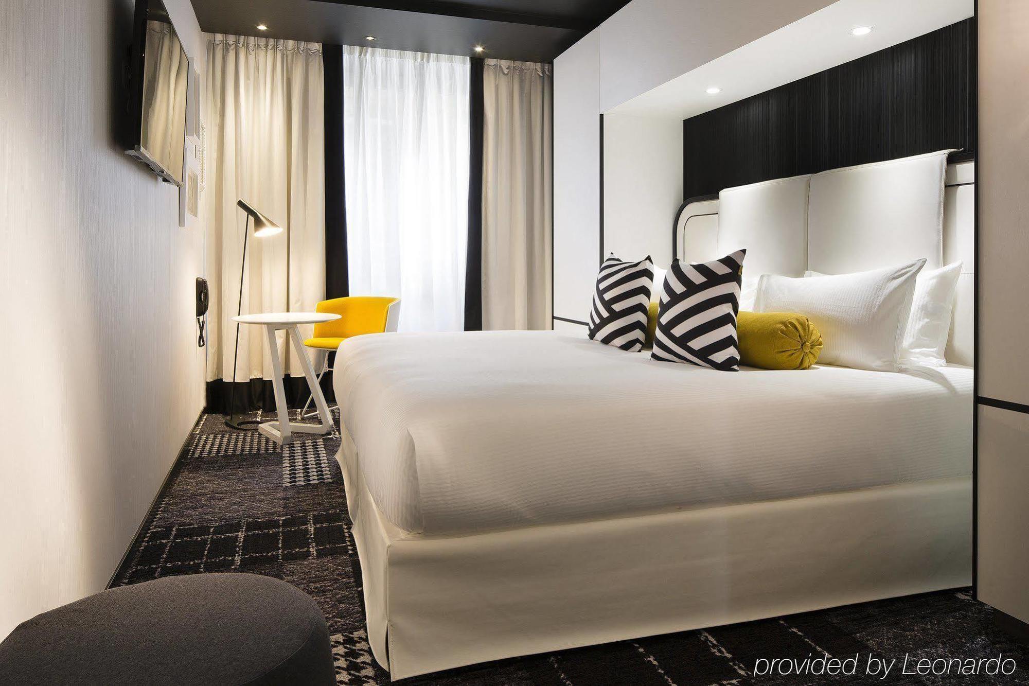 Hotel Ekta Champs Elysees 4*