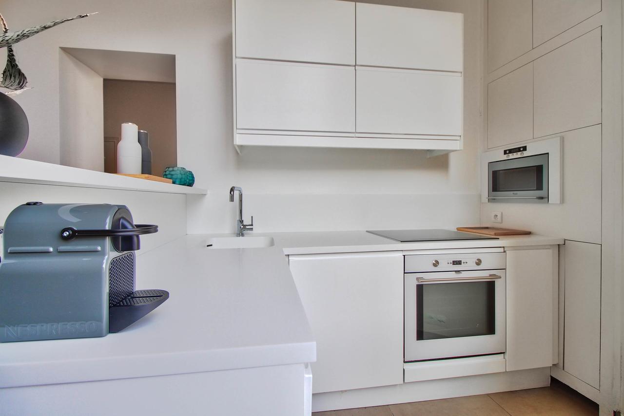 Apartment Saint Philippe Du Roule Paris