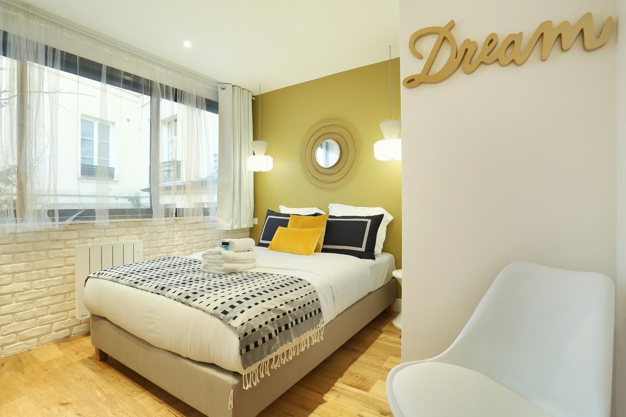 Rent A - Blanche * Paris