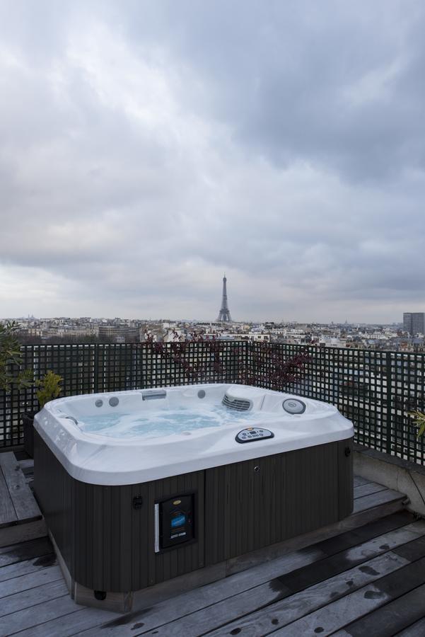 Veeve - Views Of The Eiffel Tower