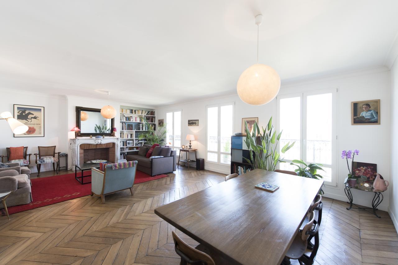 Apartment Veeve - Balcony Over The Tree-lined Boulevard