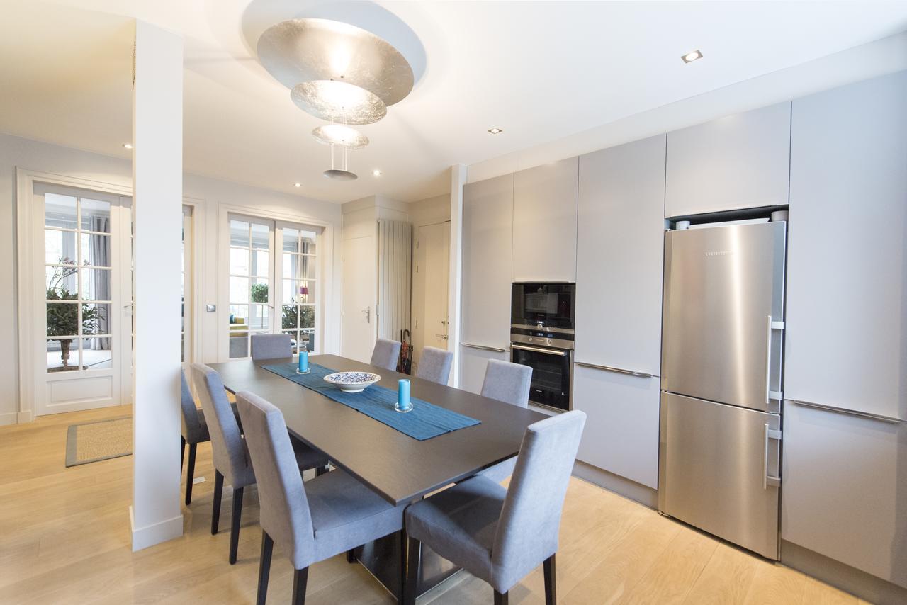Veeve - Sophistication On Mozart Avenue *