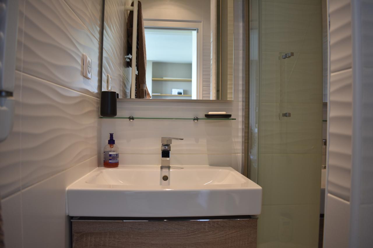 Fully Renovated Bright With High View