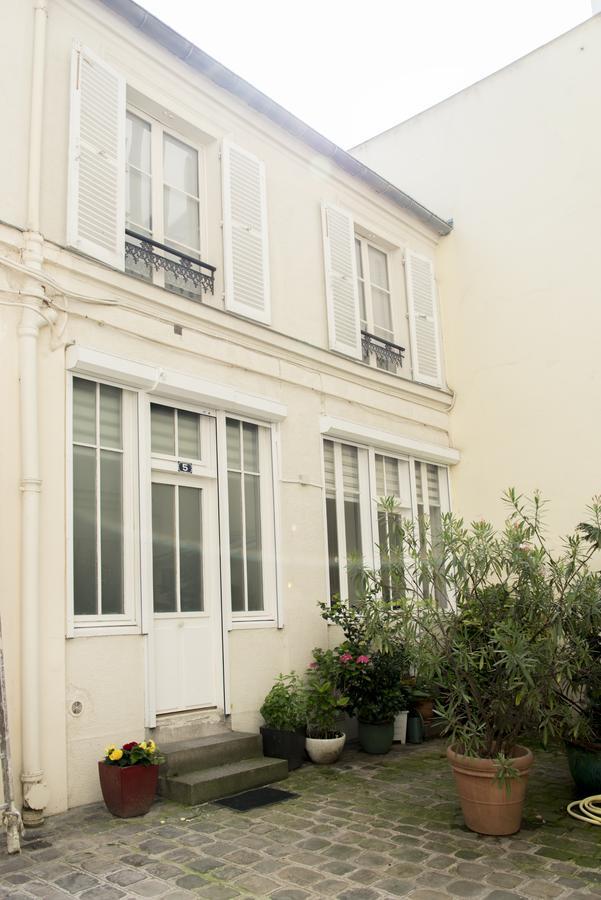 Veeve - Character Near Jardin Du Luxemberg * Paris