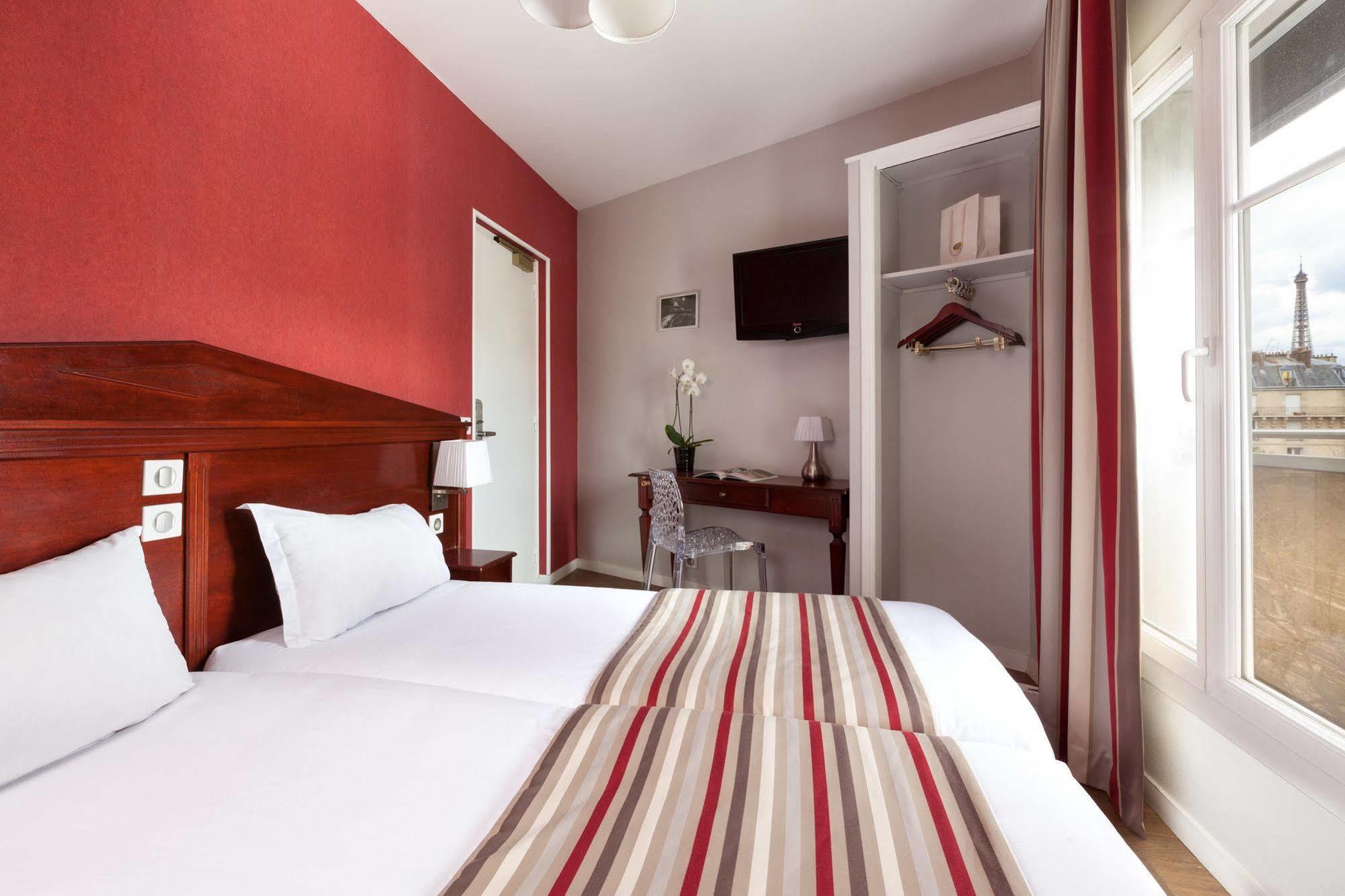 Eiffel Garibaldi Hotel Paris